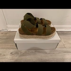 Steve Madden Stacked Cork Flatform